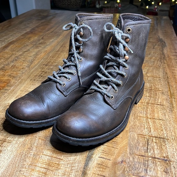 Wolverine Men’s 9.5D Brown Leather 1000 Mile Dwayne Boots Lace Up